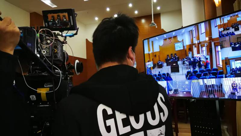 AI生成VS人工创意——乌尔禾区广告片拍摄公司的技术浪漫主义实践